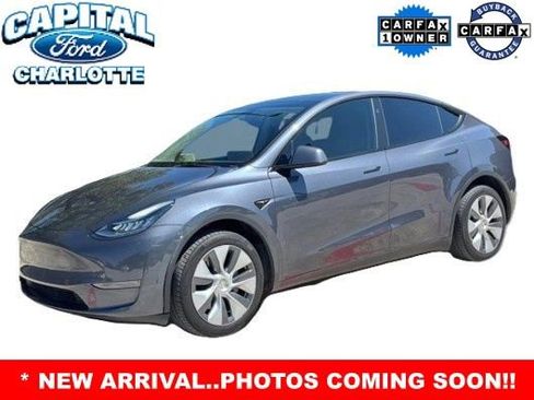 Used 2023 Tesla Model Y Long Range AWD/4WD image 2