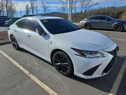 Used 2022 Lexus ES 350 F Sport w/ Accessory Package 2