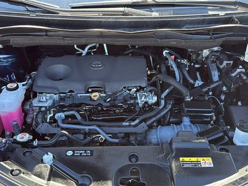 Used 2023 Toyota Sienna XLE image 28