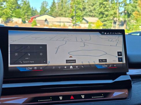 Used 2026 BMW i5 eDrive40 image 24