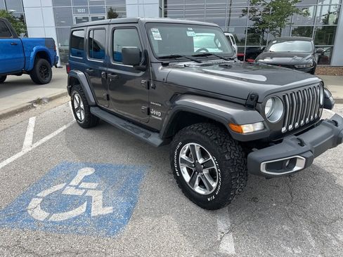 Used 2019 Jeep Wrangler Unlimited Sahara image 39