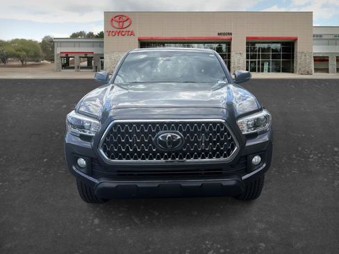Used 2019 Toyota Tacoma TRD Off-Road w/ Technology Package AWD/4WD image 2