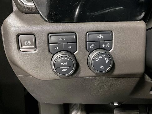 Used 2023 Chevrolet Silverado 1500 LT AWD/4WD image 25
