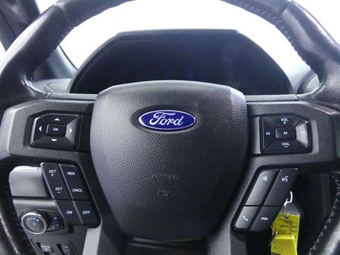 Used 2019 Ford F150 XLT w/ Equipment Group 302A Luxury AWD/4WD image 16