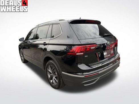Used 2023 Volkswagen Tiguan SE FWD image 3