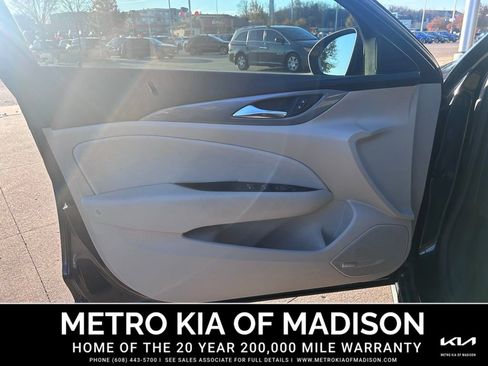 Used 2018 Buick Regal Preferred w/ Sights and Sounds Package image 13