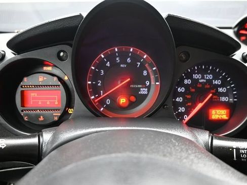 Used 2018 Nissan 370Z NISMO RWD image 20
