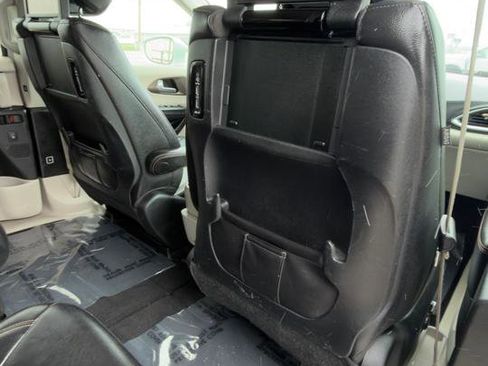 Used 2018 Chrysler Pacifica Touring-L Plus image 54