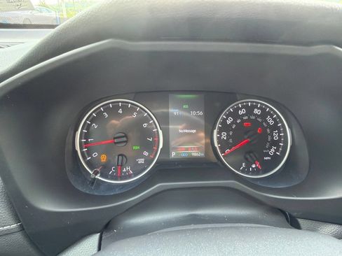 Used 2022 Toyota RAV4 XLE w/ Convenience Package FWD image 17