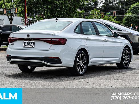 Used 2025 Volkswagen Jetta Sport FWD image 5