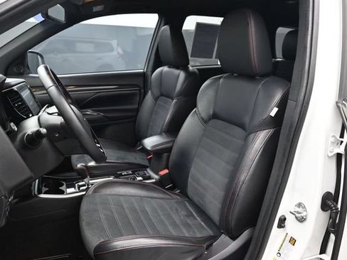 Used 2020 Mitsubishi Outlander LE FWD image 5