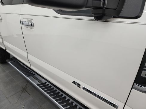 Used 2017 Ford F250 Lariat w/ Lariat Ultimate Package image 26