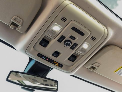 Used 2021 GMC Yukon XL Denali image 25