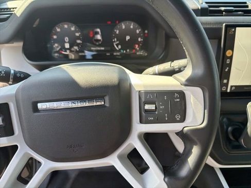 Used 2025 Land Rover Defender 110 S AWD/4WD image 22