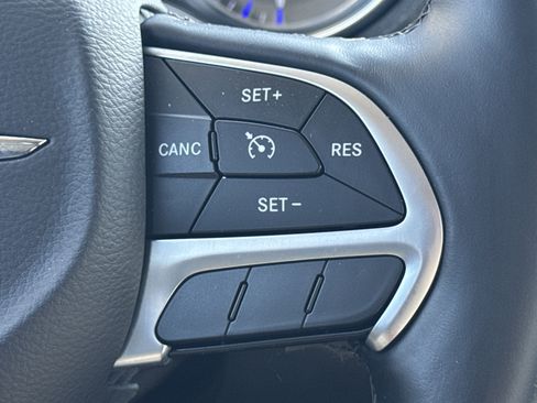 Used 2016 Chrysler 300 C RWD image 15
