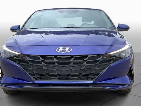 Used 2023 Hyundai Elantra SEL w/ Convenience Package image 3