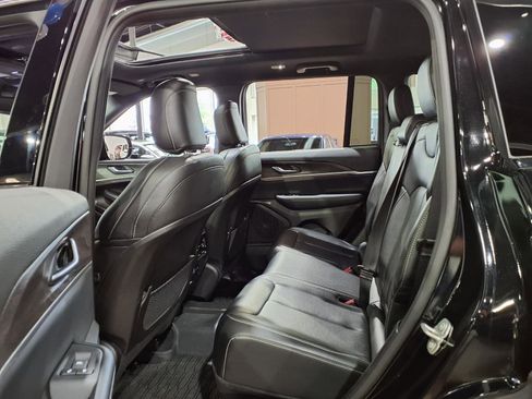 Used 2024 Jeep Grand Cherokee Limited AWD/4WD image 17