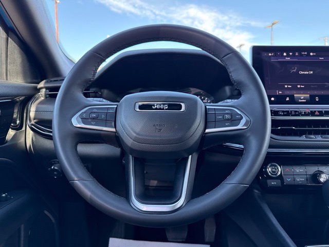 Used 2025 Jeep Compass Latitude w/ Altitude Special Edition AWD/4WD image 19