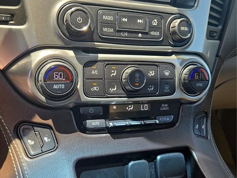 Used 2018 Chevrolet Tahoe LT AWD/4WD image 16