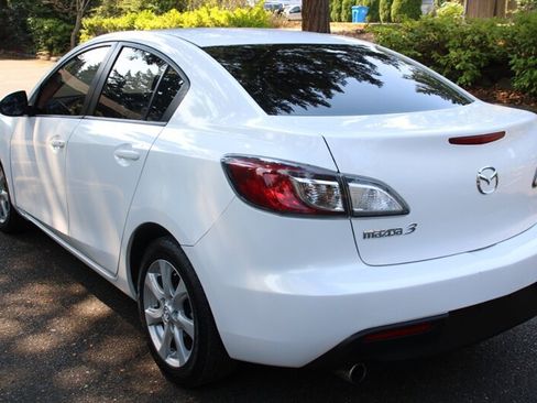 Used 2010 MAZDA MAZDA3 i Touring FWD image 4