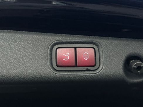 Used 2019 Mercedes-Benz E 300 image 18