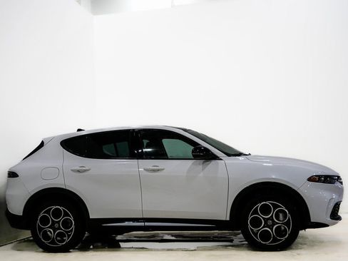 Used 2024 Alfa Romeo Tonale Ti image 5