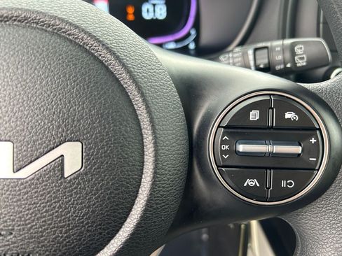 Used 2025 Kia Soul S FWD image 18