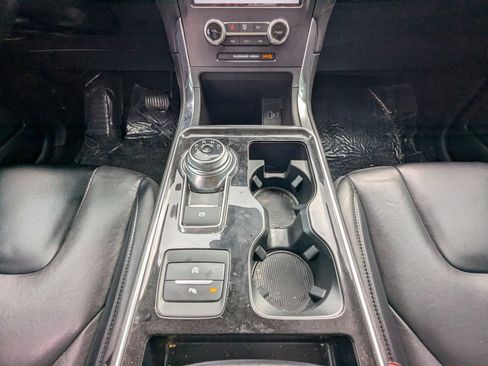 Used 2022 Ford Edge Titanium image 19