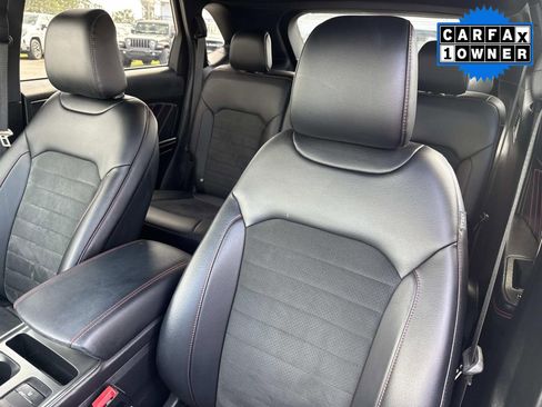 Used 2022 Ford Edge ST-Line image 23