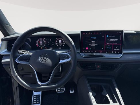 New 2026 Volkswagen Tiguan SE R-Line AWD/4WD image 12