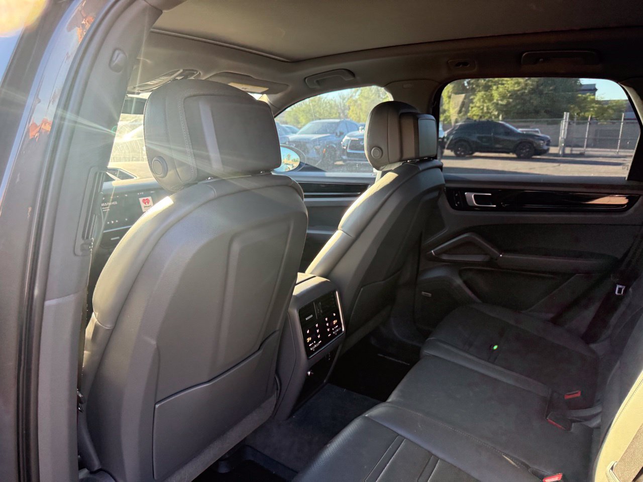 Used 2019 Porsche Cayenne AWD/4WD image 10