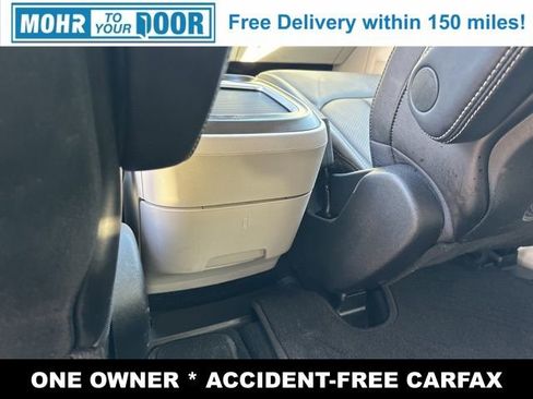 Used 2024 Chrysler Pacifica Touring-L image 29