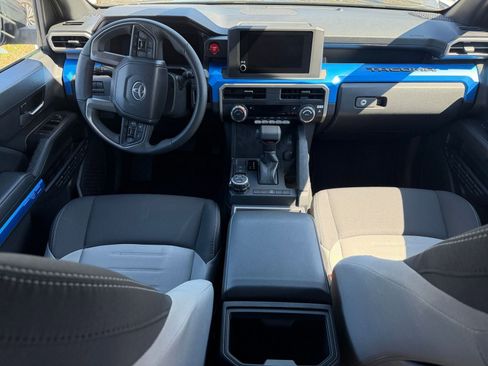 Used 2025 Toyota Tacoma TRD Off-Road image 39