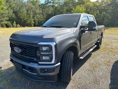 Used 2024 Ford F250 XL w/ STX Appearance Package AWD/4WD image 3