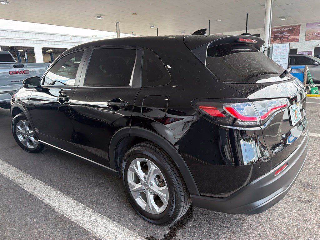 Used 2024 Honda HR-V LX image 7