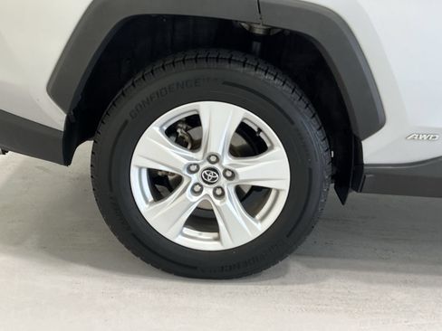 Used 2020 Toyota RAV4 XLE w/ Convenience Package AWD/4WD image 10