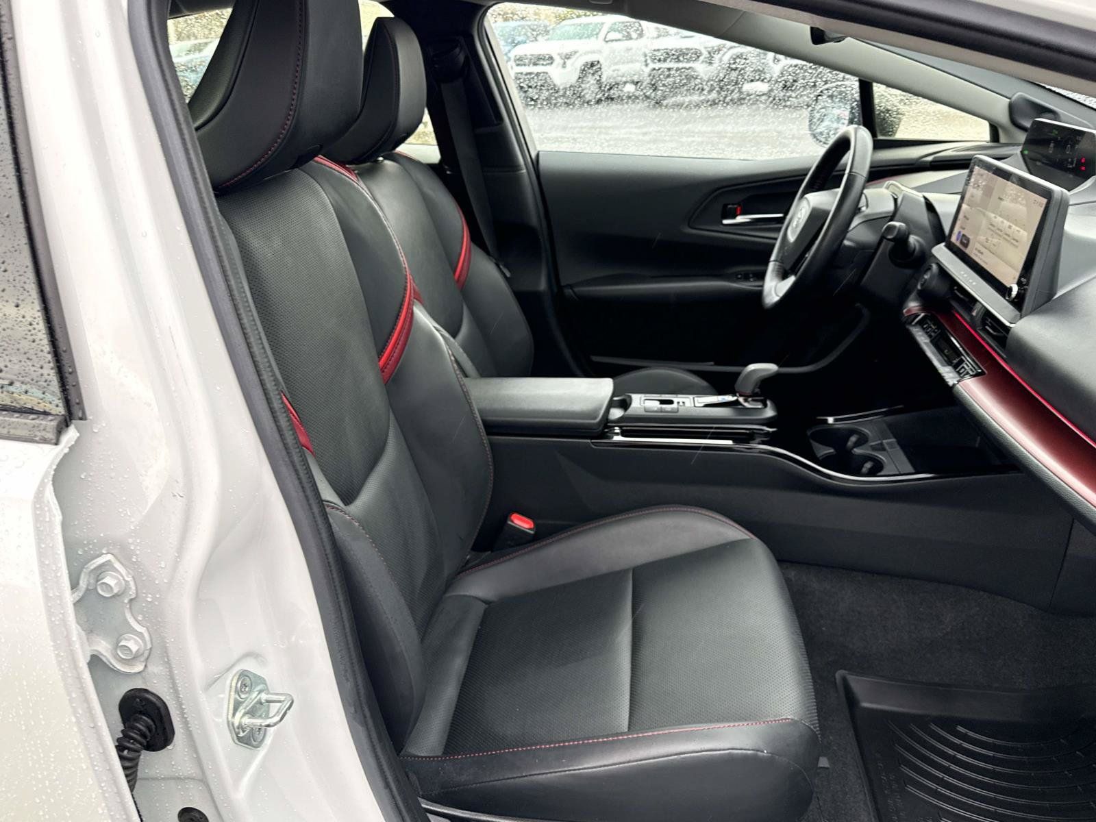 Used 2023 Toyota Prius Prime Premium FWD image 17
