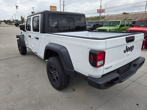 Used 2026 Jeep Gladiator Sport AWD/4WD image 5