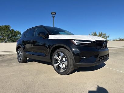 New 2026 Volvo XC40 B5 Plus w/ Protection Package Premier
