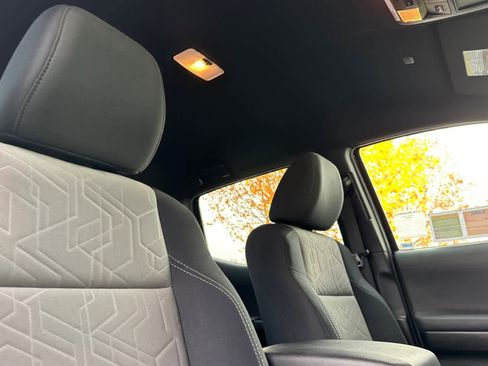 Used 2022 Toyota Tacoma TRD Off-Road w/ Technology Package image 16