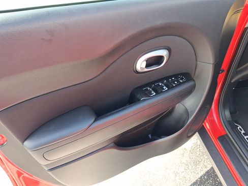 Used 2019 Kia Soul + FWD image 10