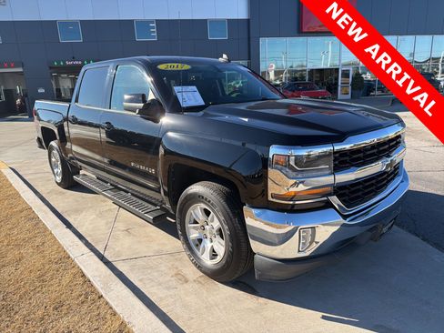 Used 2017 Chevrolet Silverado 1500 LT w/ All Star Edition image 3
