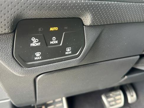 Used 2024 Volkswagen Atlas Cross Sport SEL Premium R-Line AWD/4WD image 21