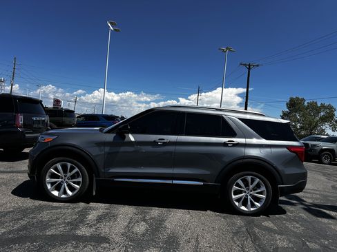 Used 2023 Ford Explorer Platinum w/ Premium Technology Package AWD/4WD image 3