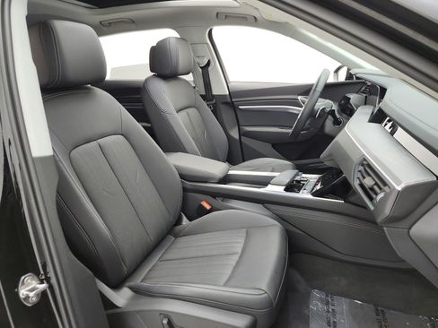 Used 2024 Audi Q8 e-tron Premium Plus w/ Premium Plus Package AWD/4WD image 20
