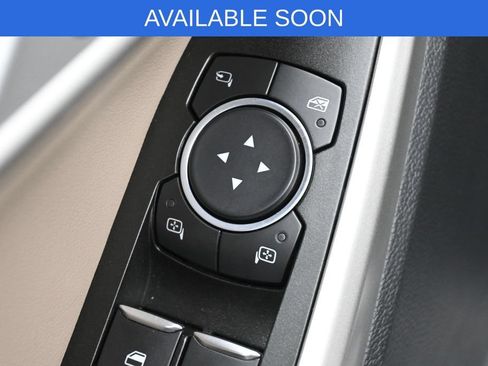 Used 2022 Ford Explorer Limited w/ Equipment Group 301A AWD/4WD image 12