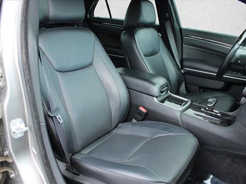 Used 2014 Chrysler 300 C AWD/4WD image 29
