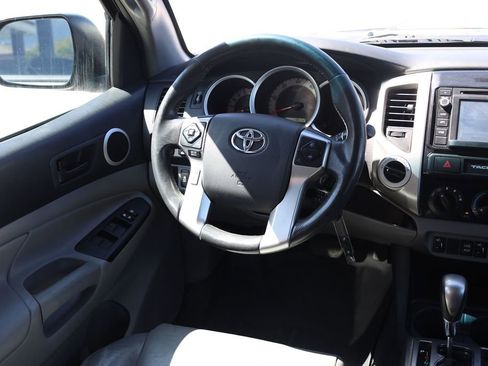 Used 2015 Toyota Tacoma 4x4 Double Cab image 19