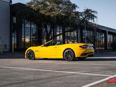 Used 2014 Maserati GranTurismo Sport RWD image 47