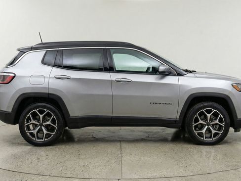 Used 2025 Jeep Compass Limited image 11